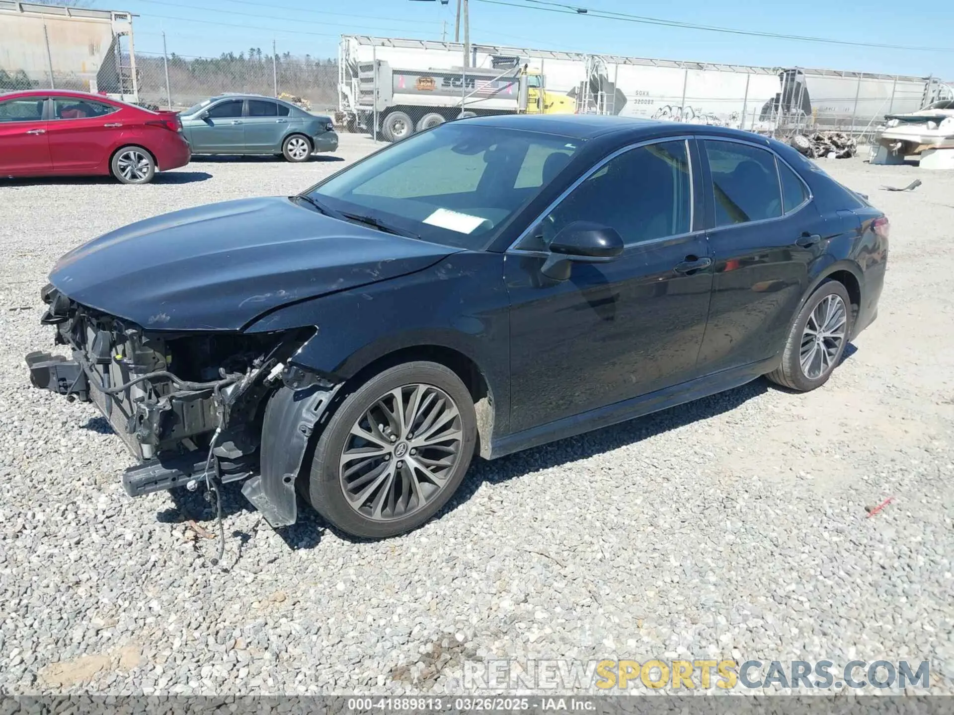 2 fotografías del automóvil dañado 4T1B11HK9KU814060 TOYOTA CAMRY 2019