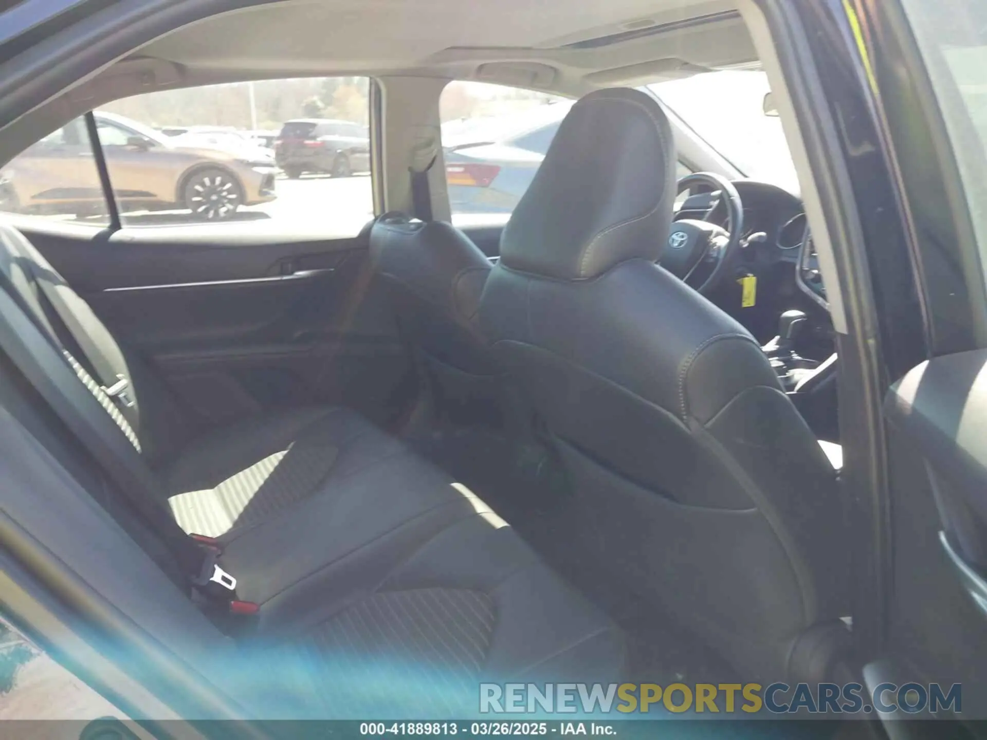 8 fotografías del automóvil dañado 4T1B11HK9KU814060 TOYOTA CAMRY 2019