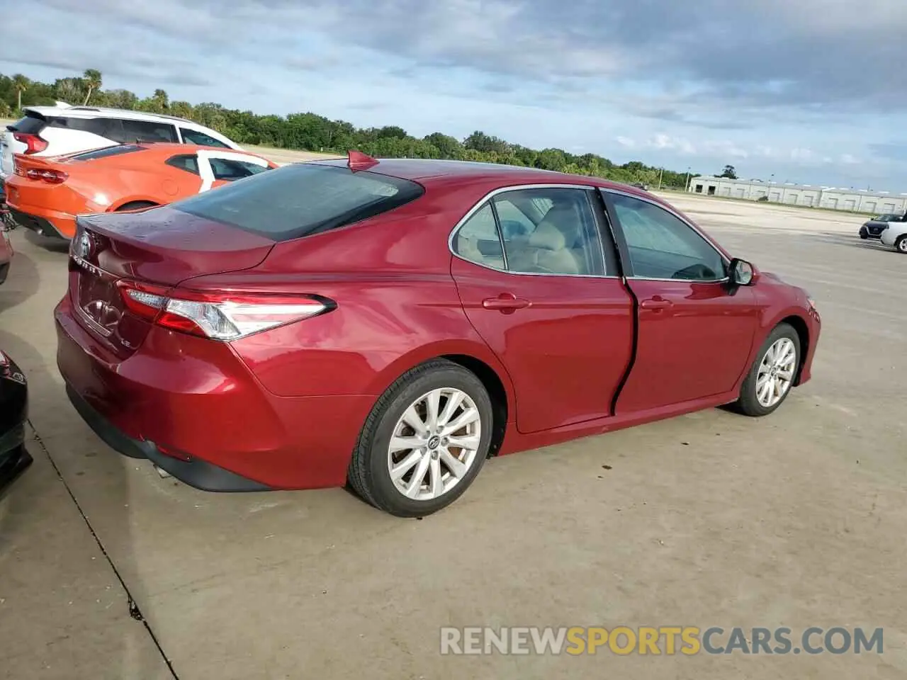 3 fotografías del automóvil dañado 4T1B11HK9KU814687 TOYOTA CAMRY 2019