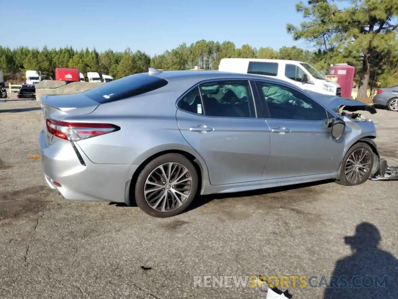 3 fotografías del automóvil dañado 4T1B11HK9KU848564 TOYOTA CAMRY 2019