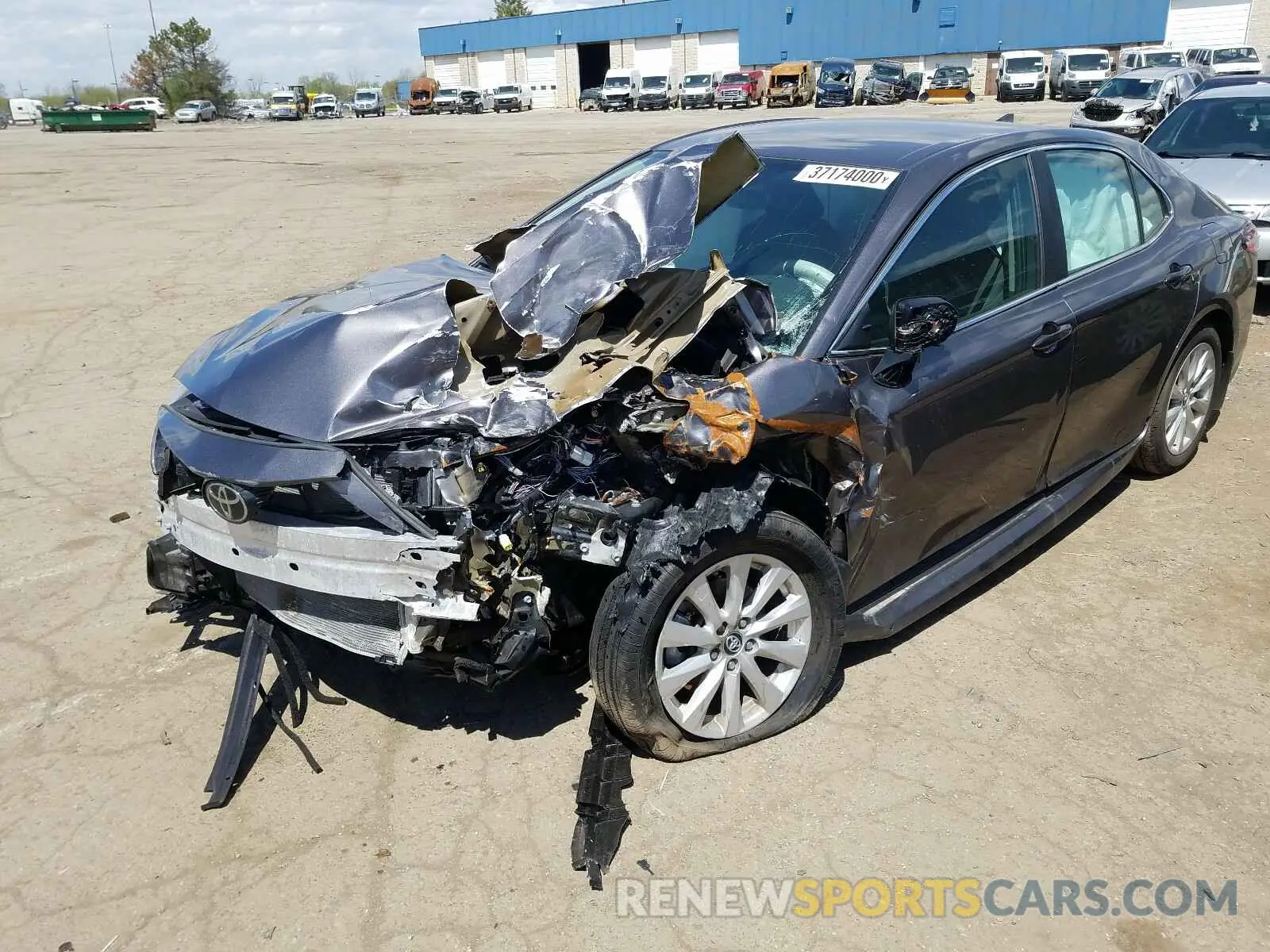 2 fotografías del automóvil dañado 4T1B11HK9KU850377 TOYOTA CAMRY 2019
