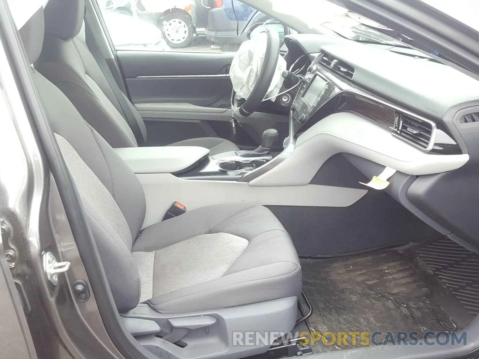 5 fotografías del automóvil dañado 4T1B11HK9KU850377 TOYOTA CAMRY 2019