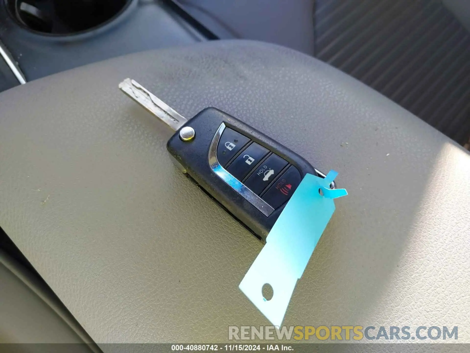 11 fotografías del automóvil dañado 4T1B11HK9KU850380 TOYOTA CAMRY 2019