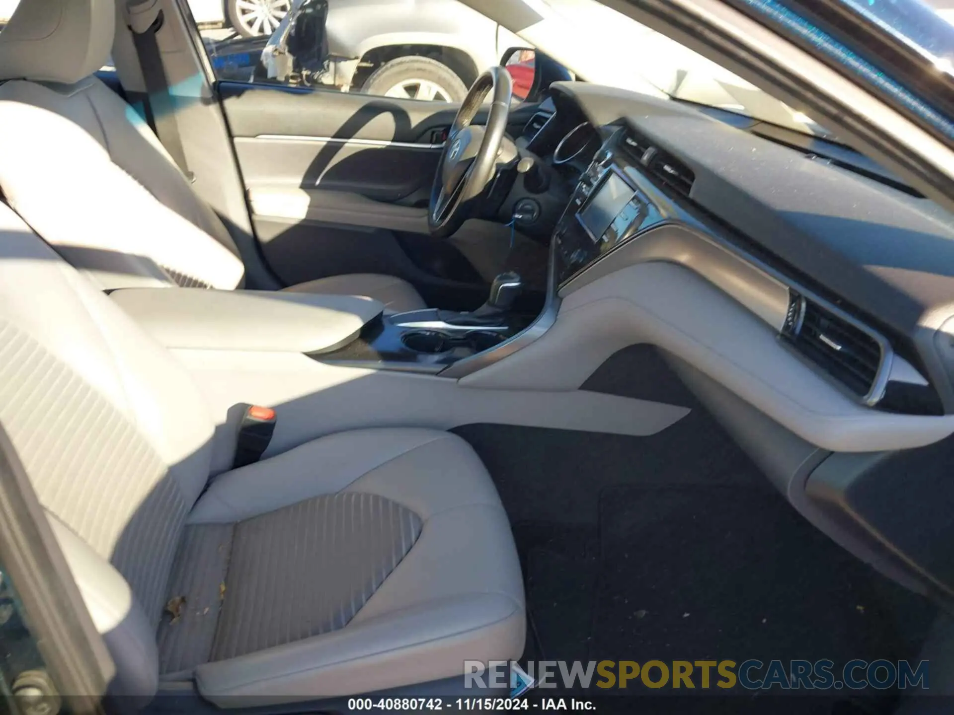 5 fotografías del automóvil dañado 4T1B11HK9KU850380 TOYOTA CAMRY 2019