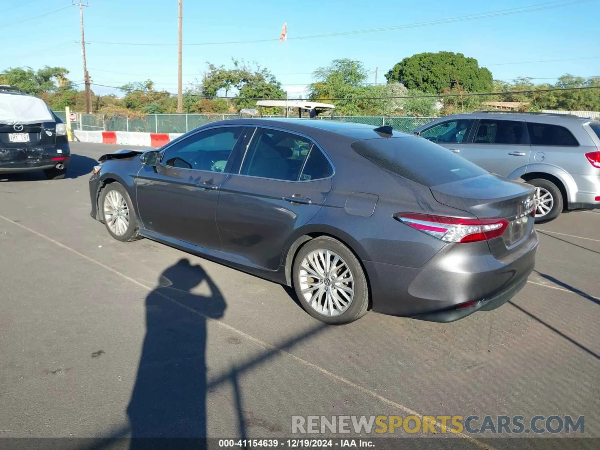 3 fotografías del automóvil dañado 4T1B11HKXKU161416 TOYOTA CAMRY 2019