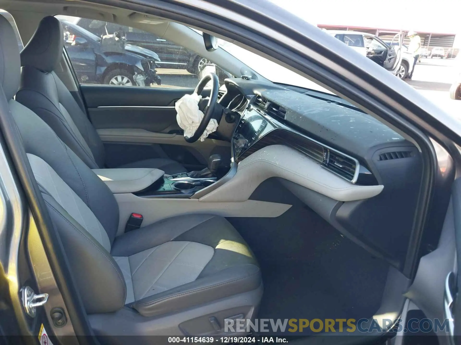 5 fotografías del automóvil dañado 4T1B11HKXKU161416 TOYOTA CAMRY 2019
