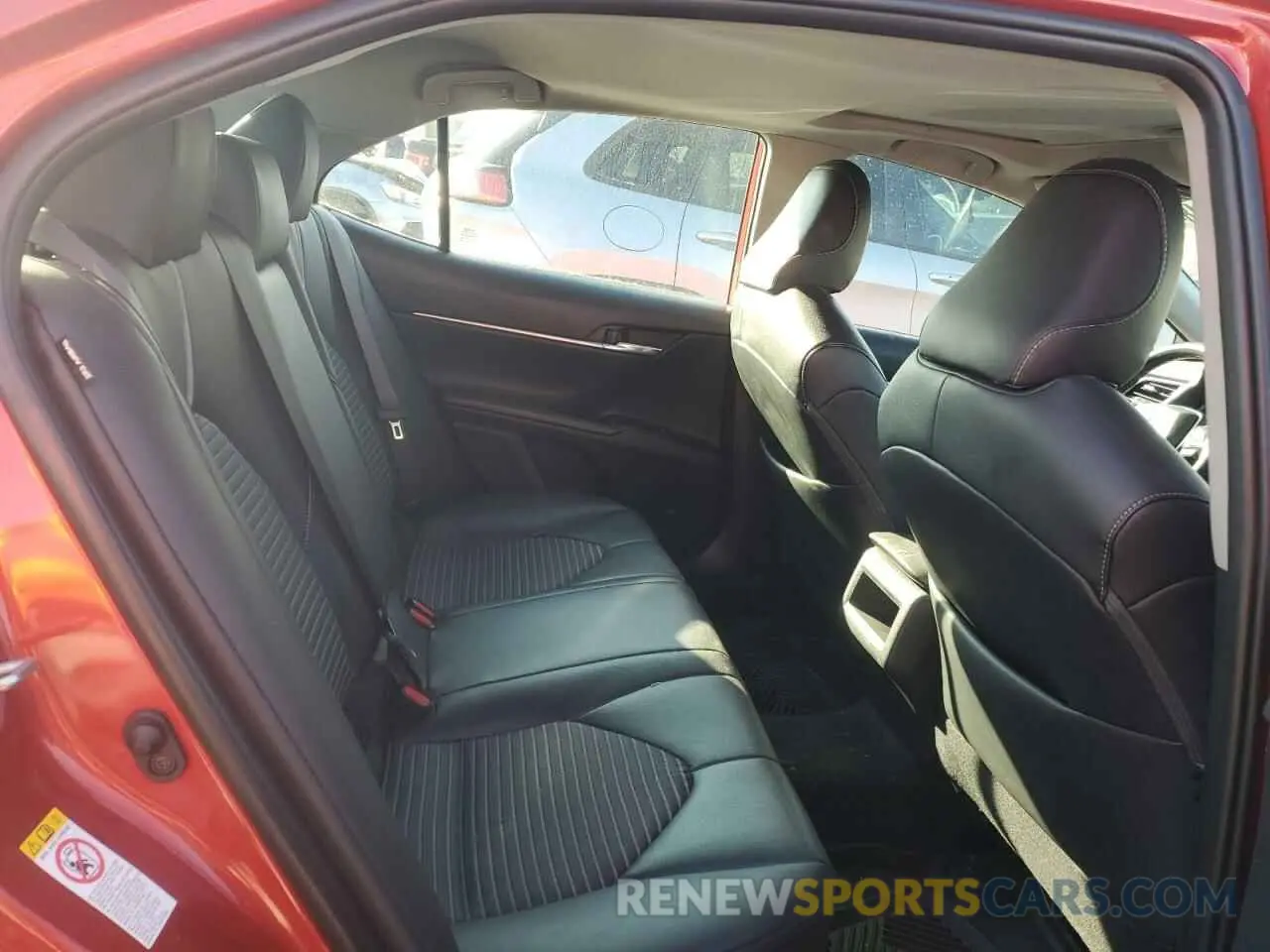 10 fotografías del automóvil dañado 4T1B11HKXKU163229 TOYOTA CAMRY 2019