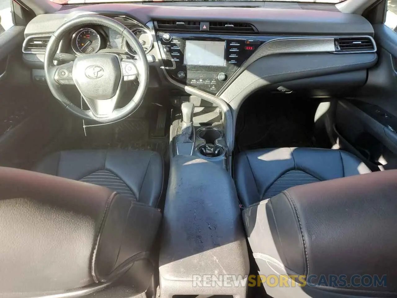 8 fotografías del automóvil dañado 4T1B11HKXKU163229 TOYOTA CAMRY 2019