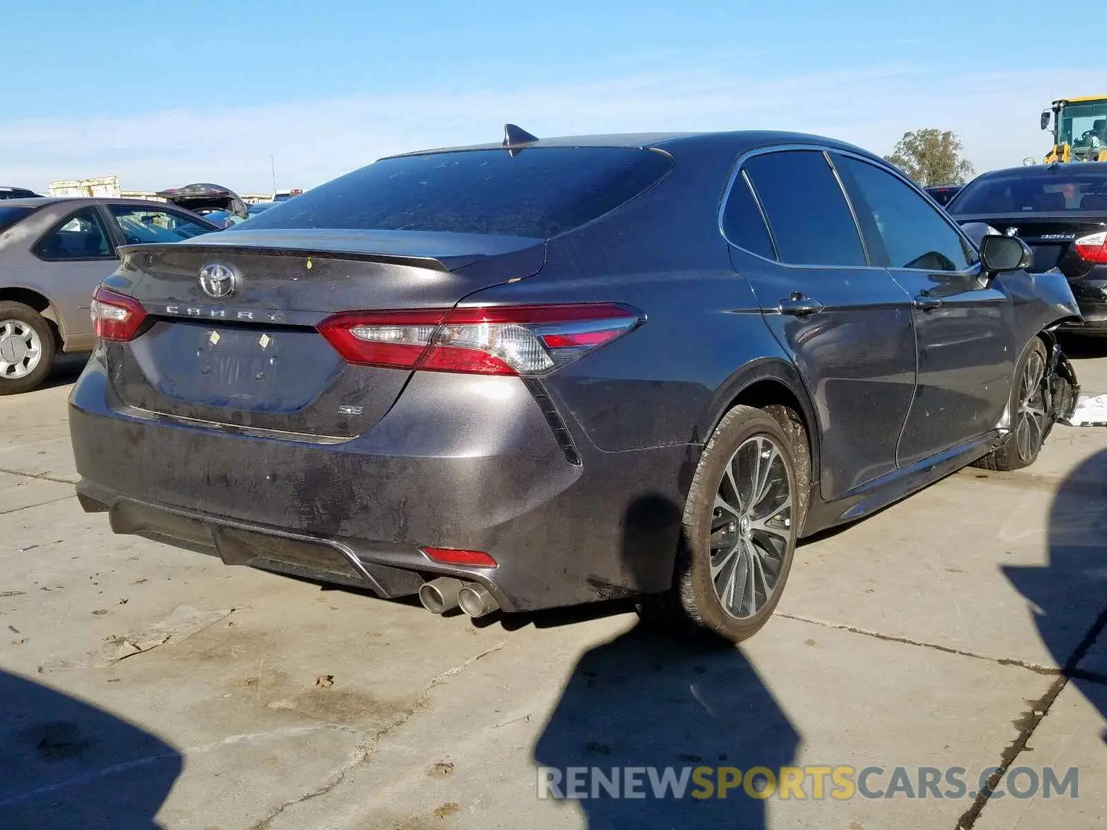 4 fotografías del automóvil dañado 4T1B11HKXKU164641 TOYOTA CAMRY 2019