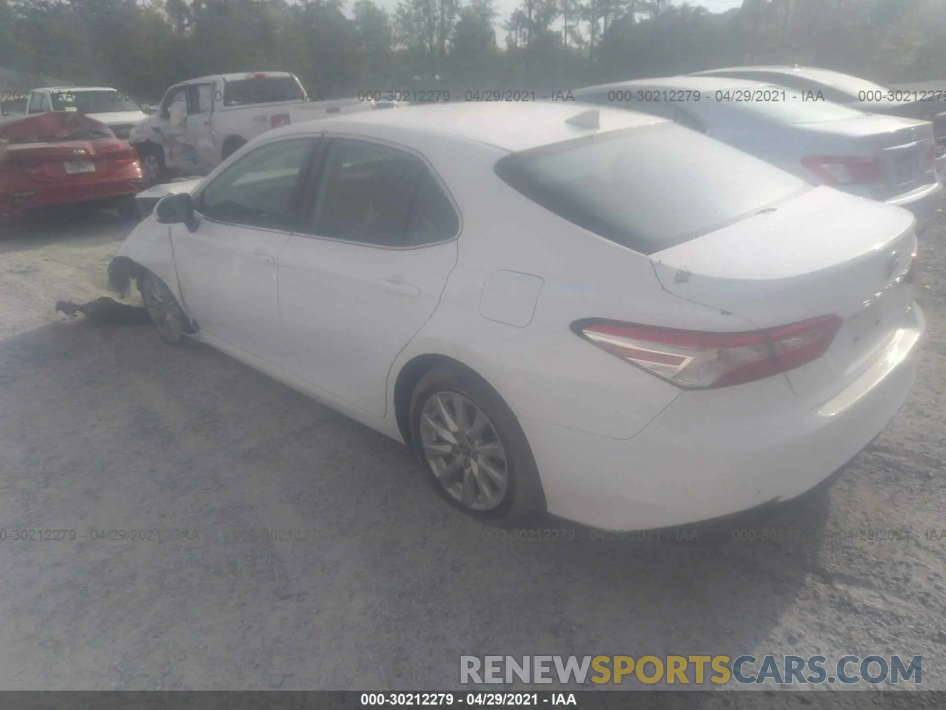 3 fotografías del automóvil dañado 4T1B11HKXKU166471 TOYOTA CAMRY 2019