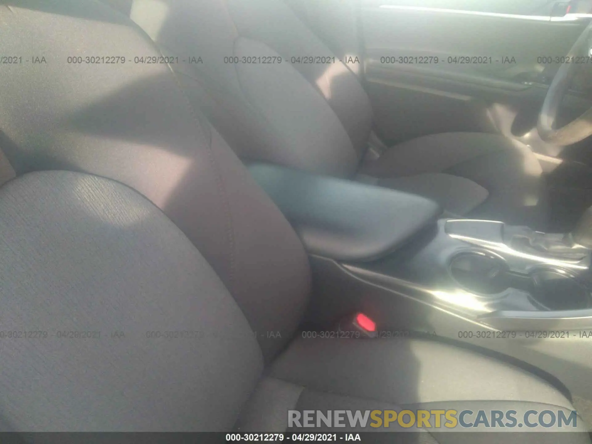 5 fotografías del automóvil dañado 4T1B11HKXKU166471 TOYOTA CAMRY 2019