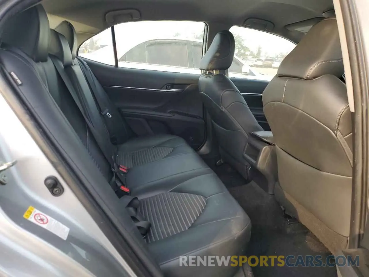 10 fotografías del automóvil dañado 4T1B11HKXKU173579 TOYOTA CAMRY 2019