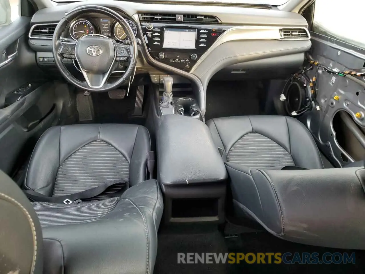 8 fotografías del automóvil dañado 4T1B11HKXKU173579 TOYOTA CAMRY 2019