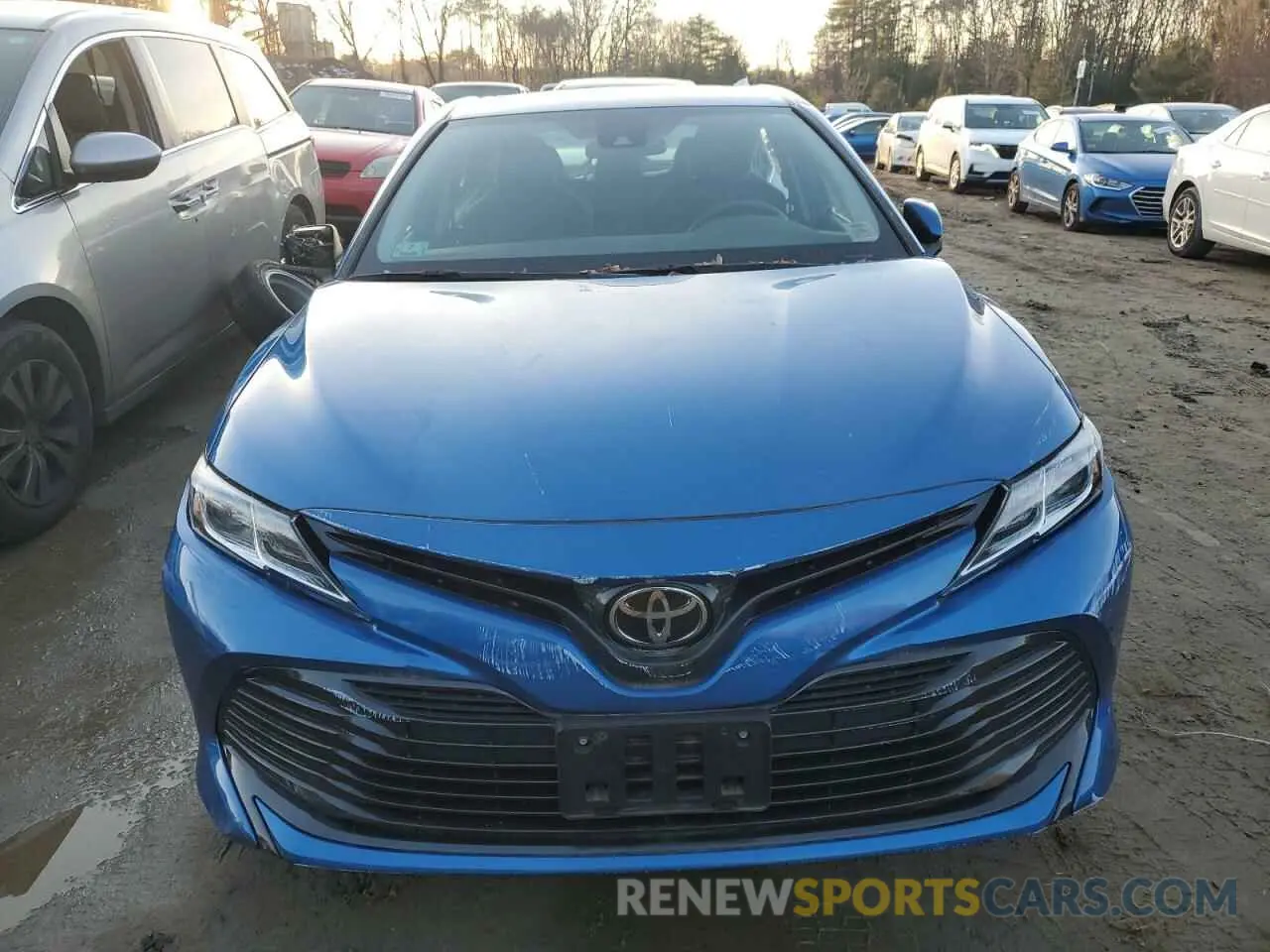 5 fotografías del automóvil dañado 4T1B11HKXKU174392 TOYOTA CAMRY 2019