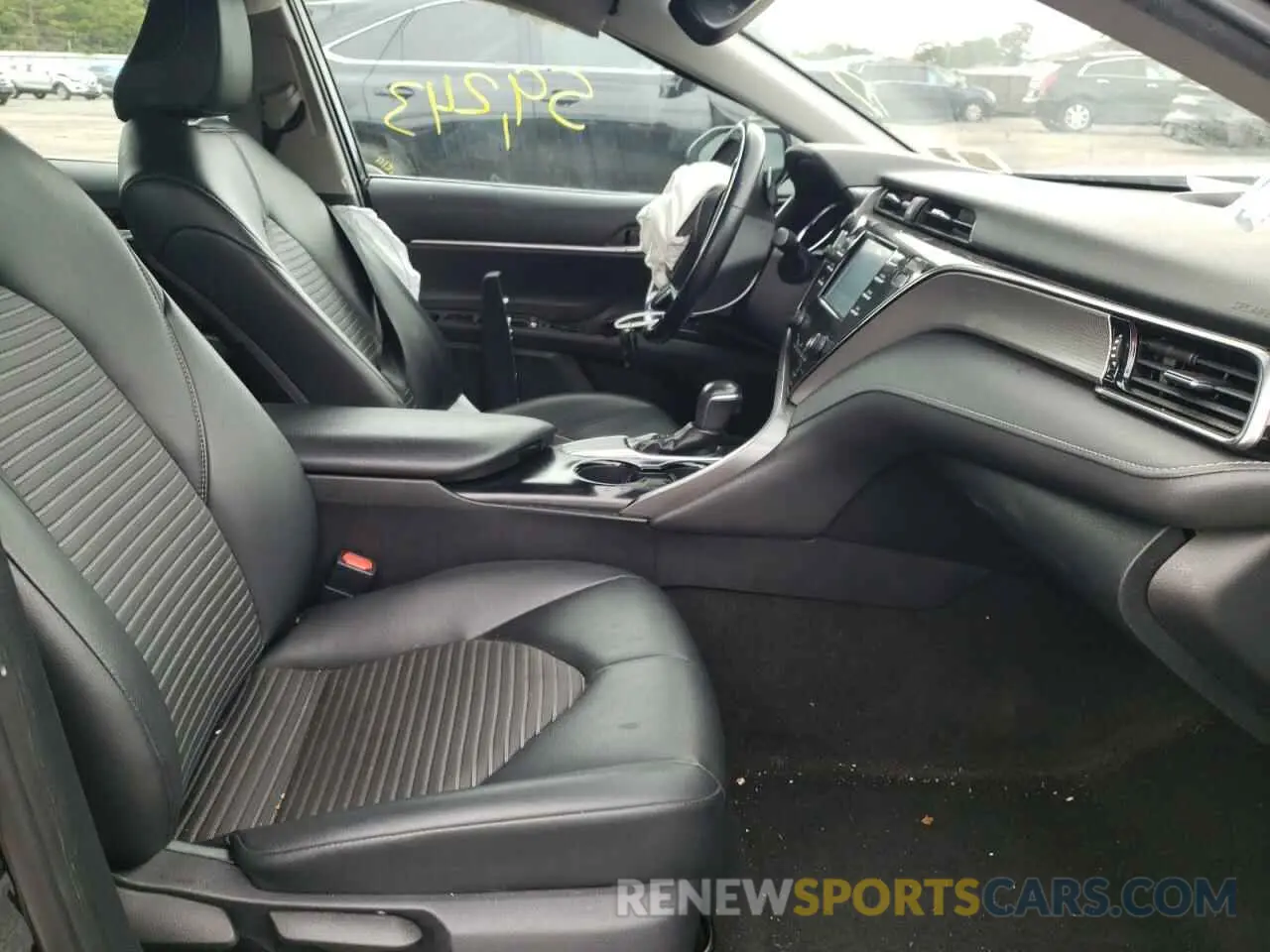 5 fotografías del automóvil dañado 4T1B11HKXKU194092 TOYOTA CAMRY 2019