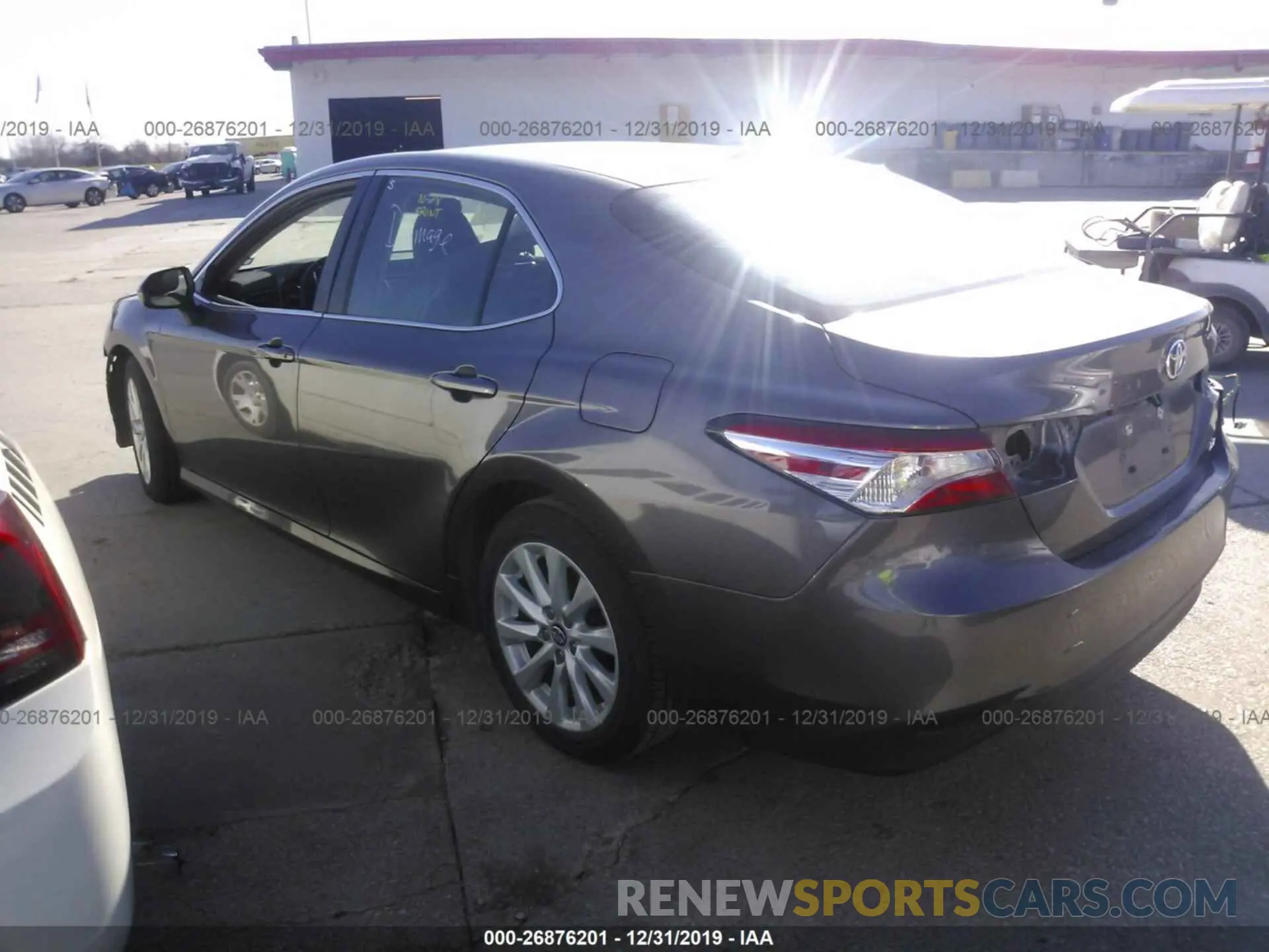 3 fotografías del automóvil dañado 4T1B11HKXKU194304 TOYOTA CAMRY 2019