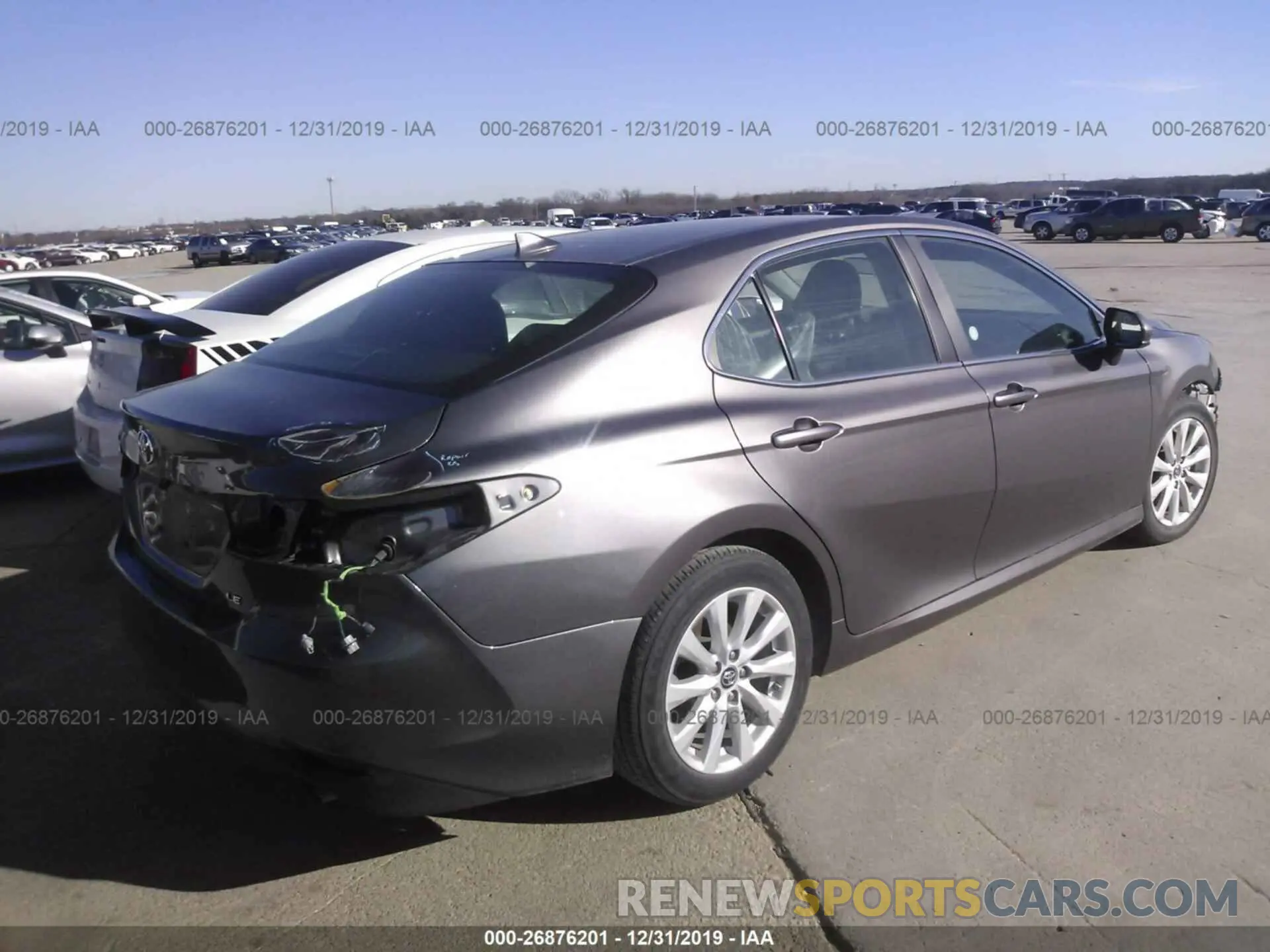 4 fotografías del automóvil dañado 4T1B11HKXKU194304 TOYOTA CAMRY 2019