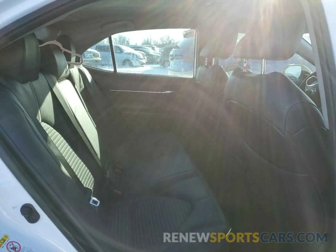 10 fotografías del automóvil dañado 4T1B11HKXKU212042 TOYOTA CAMRY 2019