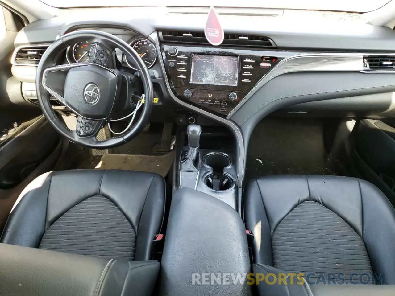 8 fotografías del automóvil dañado 4T1B11HKXKU226846 TOYOTA CAMRY 2019