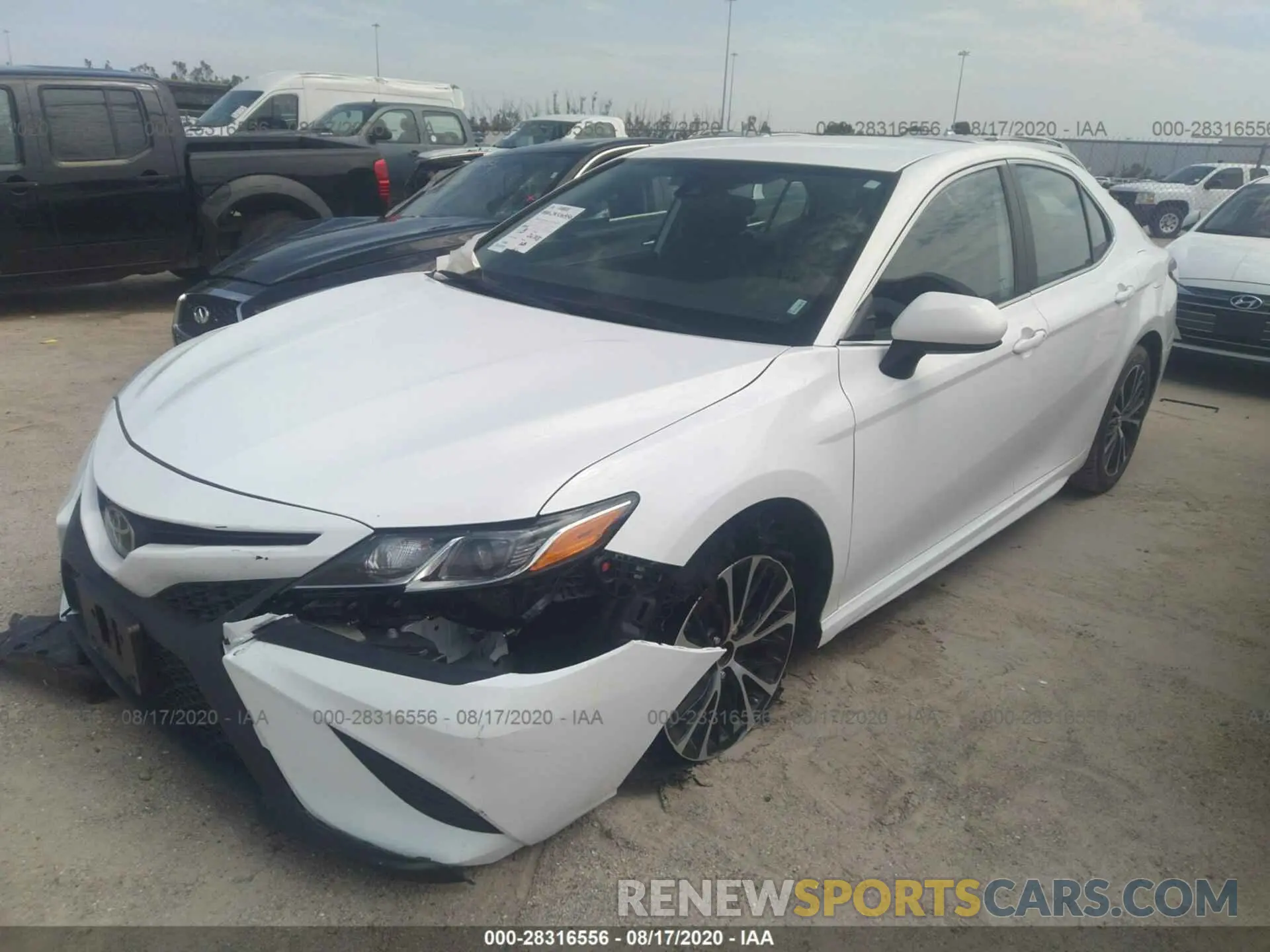 2 fotografías del automóvil dañado 4T1B11HKXKU229231 TOYOTA CAMRY 2019