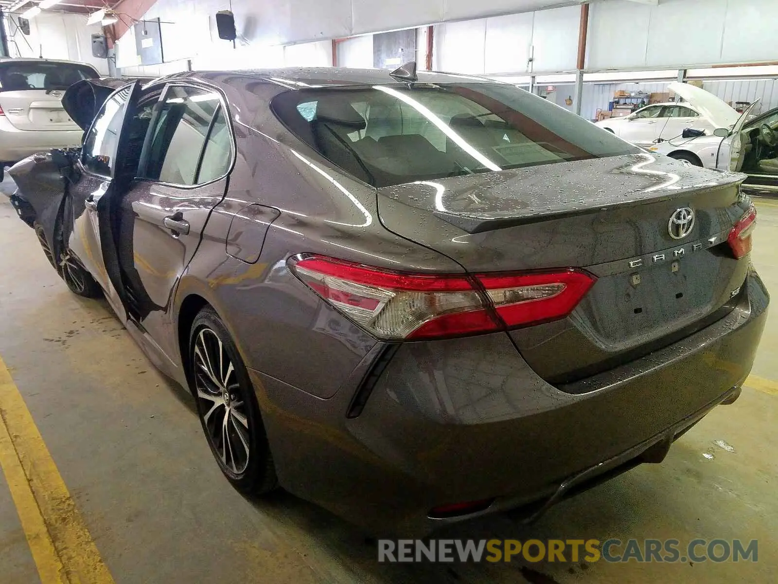 3 fotografías del automóvil dañado 4T1B11HKXKU231979 TOYOTA CAMRY 2019