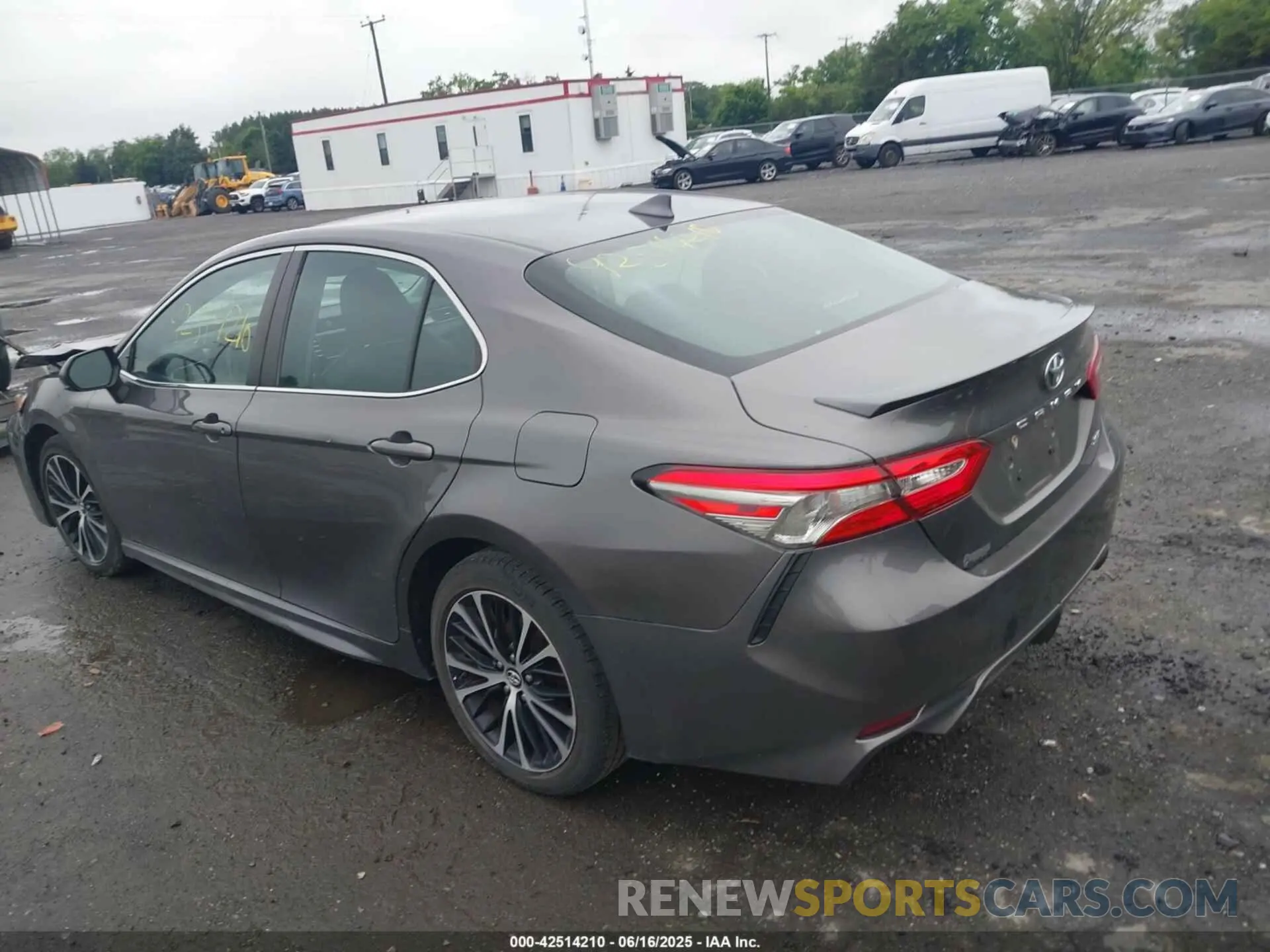 3 fotografías del automóvil dañado 4T1B11HKXKU235174 TOYOTA CAMRY 2019