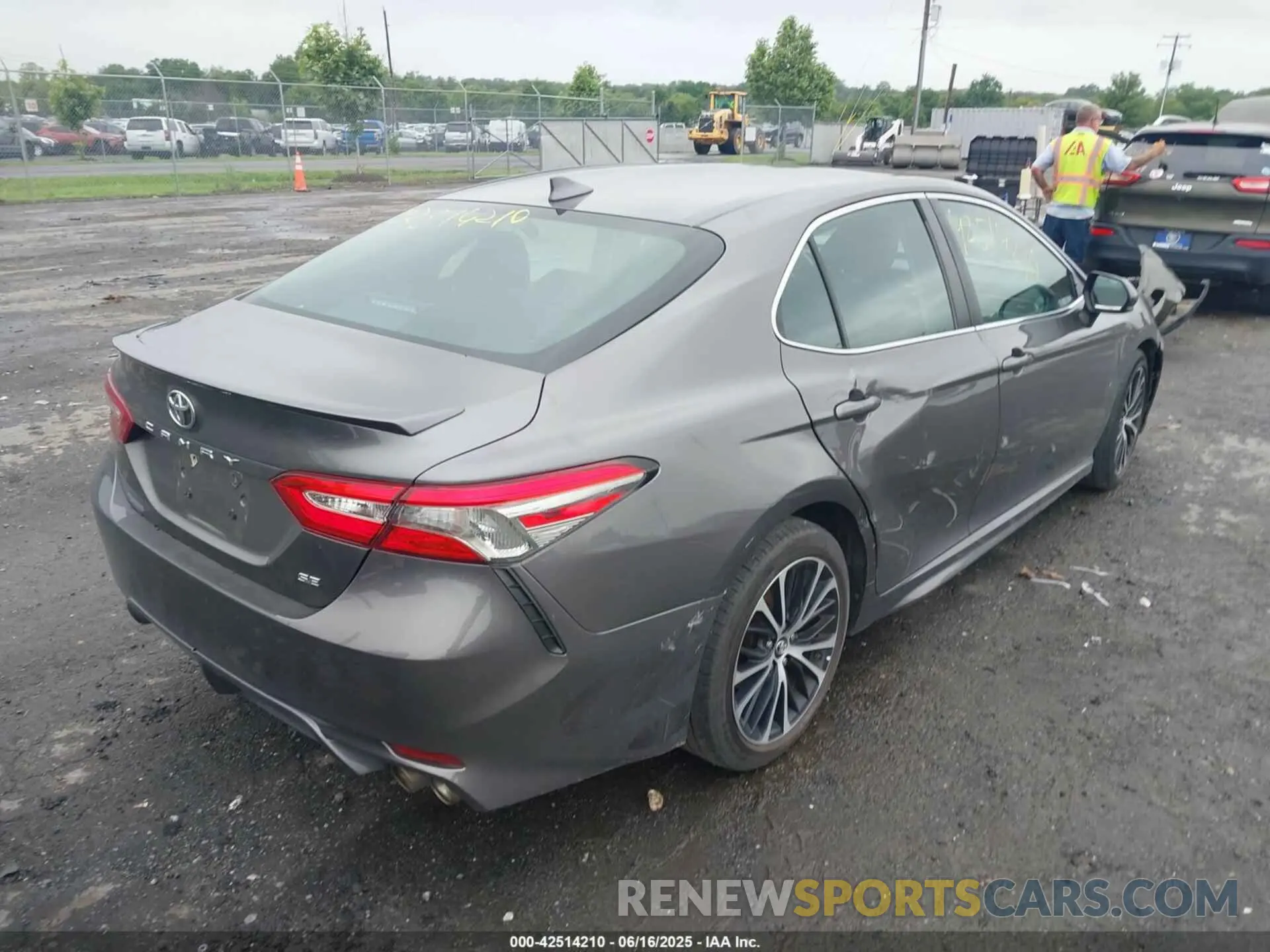 4 fotografías del automóvil dañado 4T1B11HKXKU235174 TOYOTA CAMRY 2019