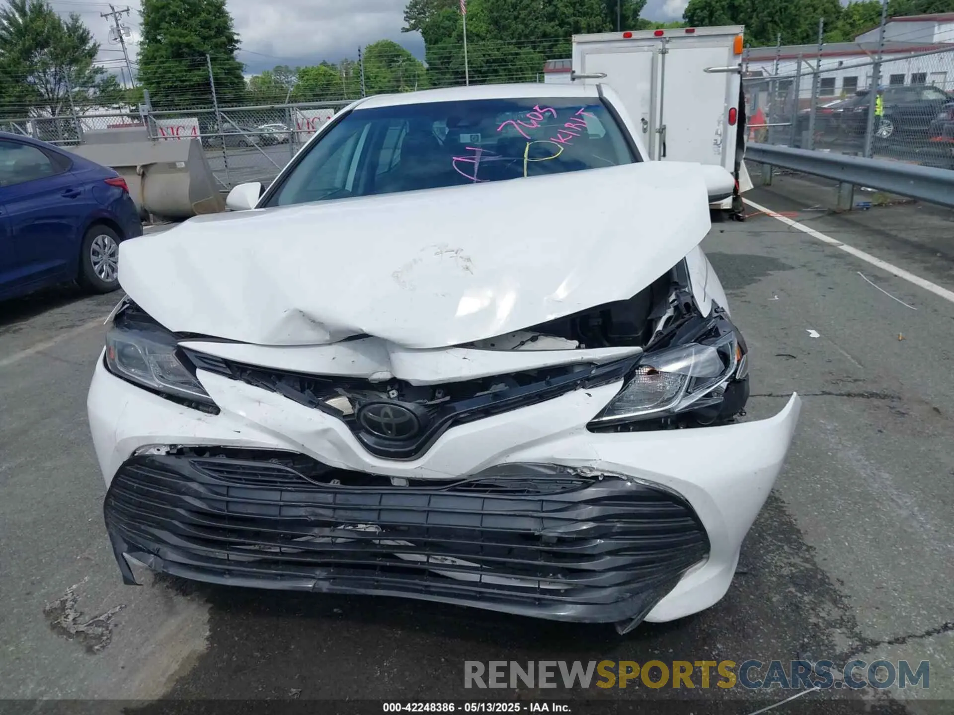 12 fotografías del automóvil dañado 4T1B11HKXKU237605 TOYOTA CAMRY 2019