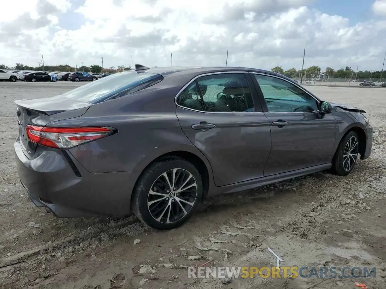 3 fotografías del automóvil dañado 4T1B11HKXKU245428 TOYOTA CAMRY 2019