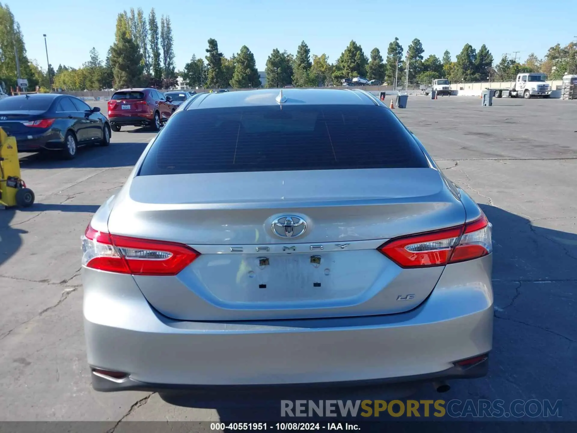 16 fotografías del automóvil dañado 4T1B11HKXKU248488 TOYOTA CAMRY 2019