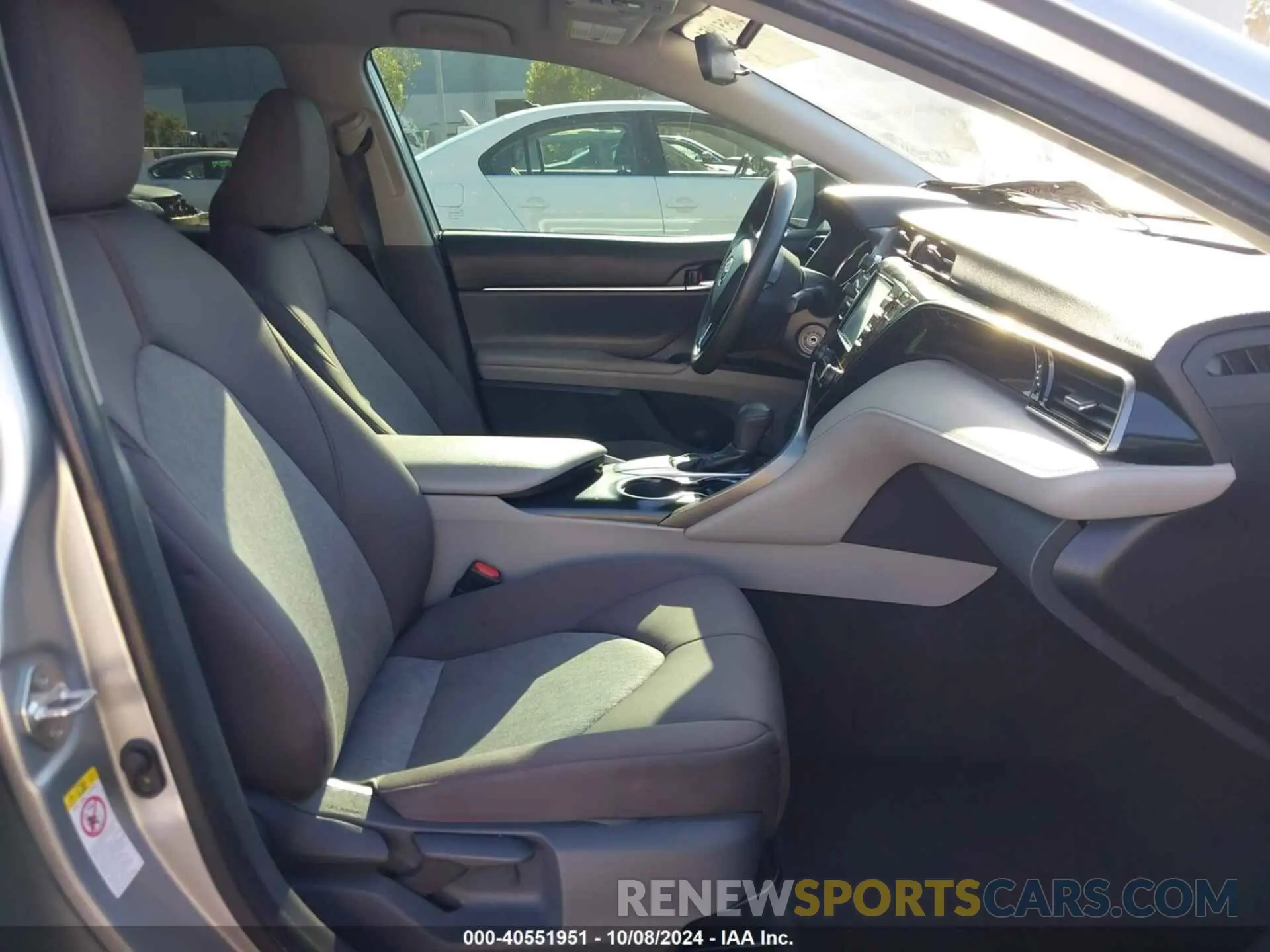 5 fotografías del automóvil dañado 4T1B11HKXKU248488 TOYOTA CAMRY 2019