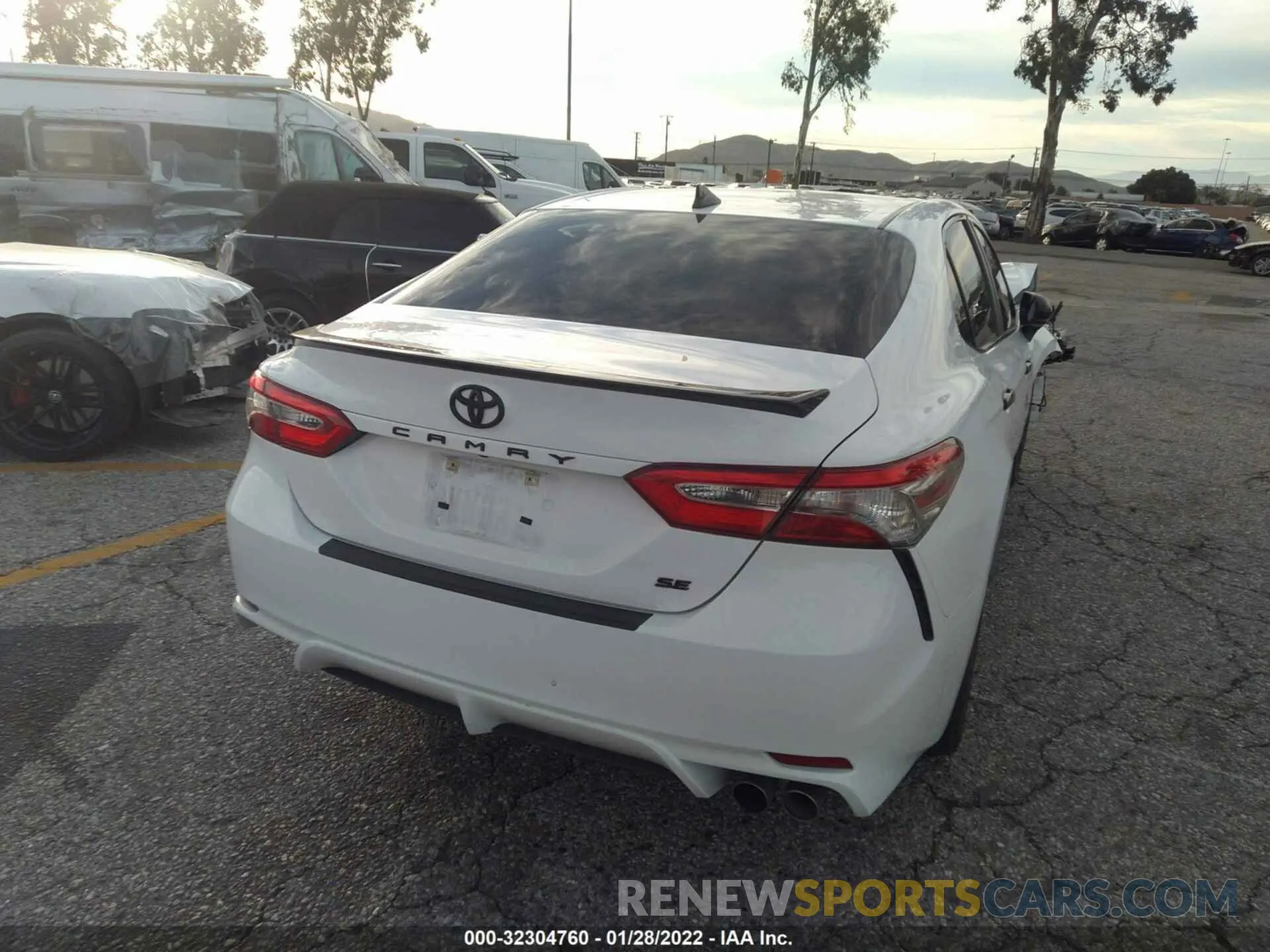 4 fotografías del automóvil dañado 4T1B11HKXKU257420 TOYOTA CAMRY 2019