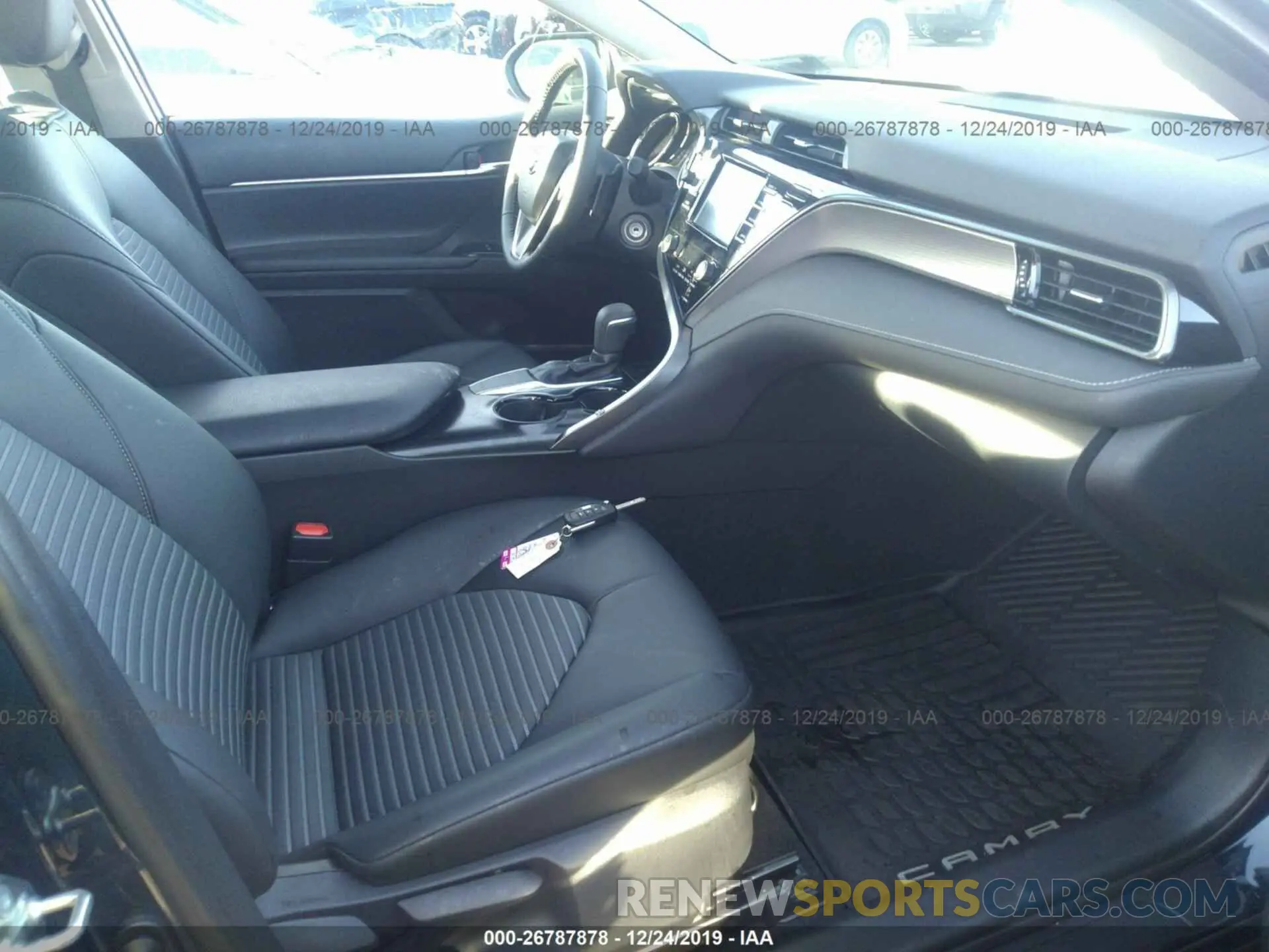 5 fotografías del automóvil dañado 4T1B11HKXKU258731 TOYOTA CAMRY 2019