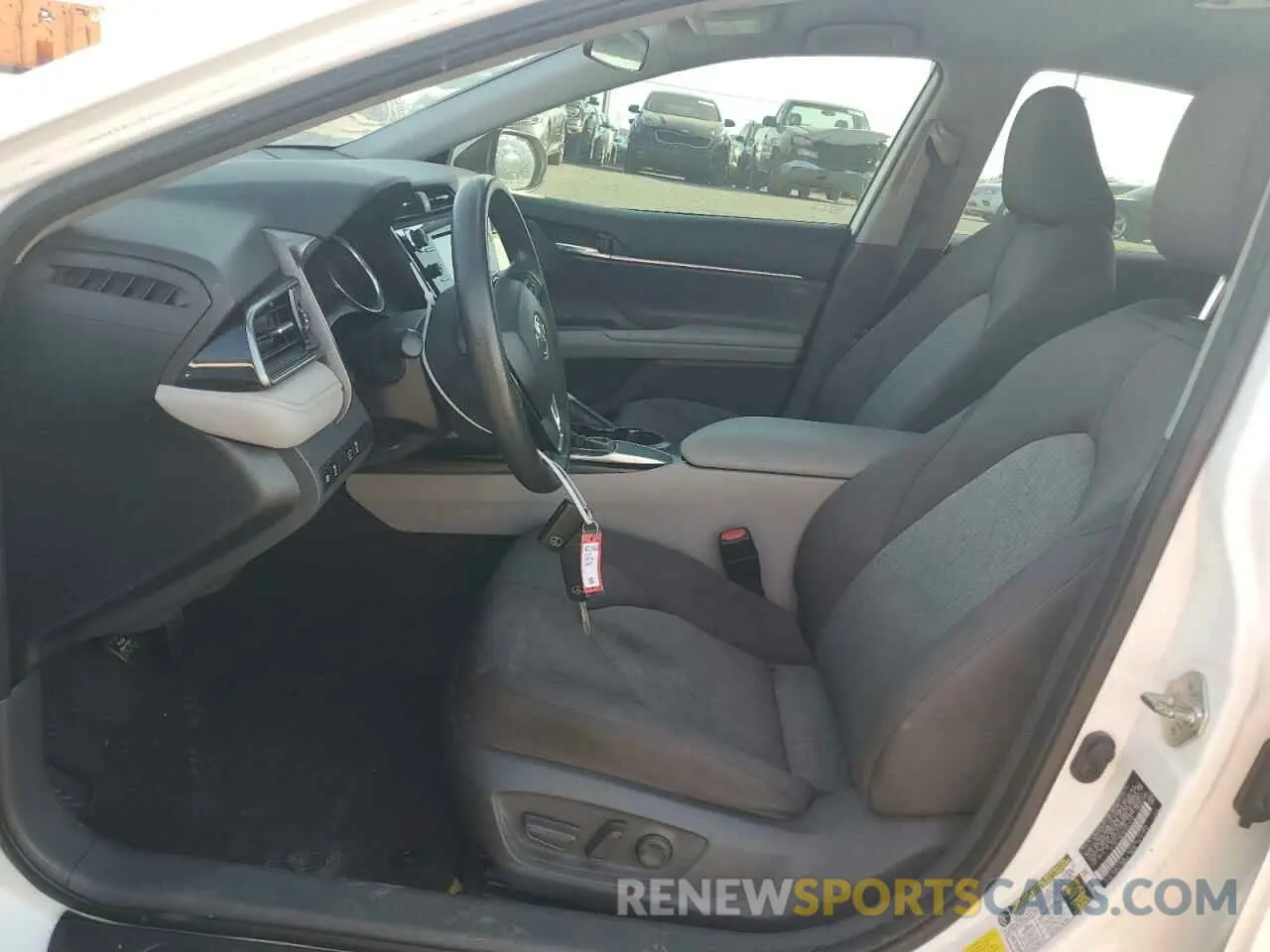 7 fotografías del automóvil dañado 4T1B11HKXKU261645 TOYOTA CAMRY 2019