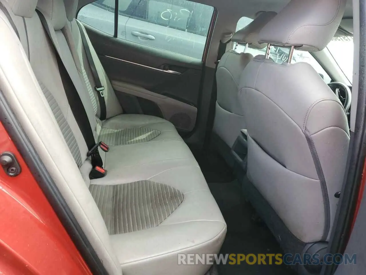 10 fotografías del automóvil dañado 4T1B11HKXKU265663 TOYOTA CAMRY 2019