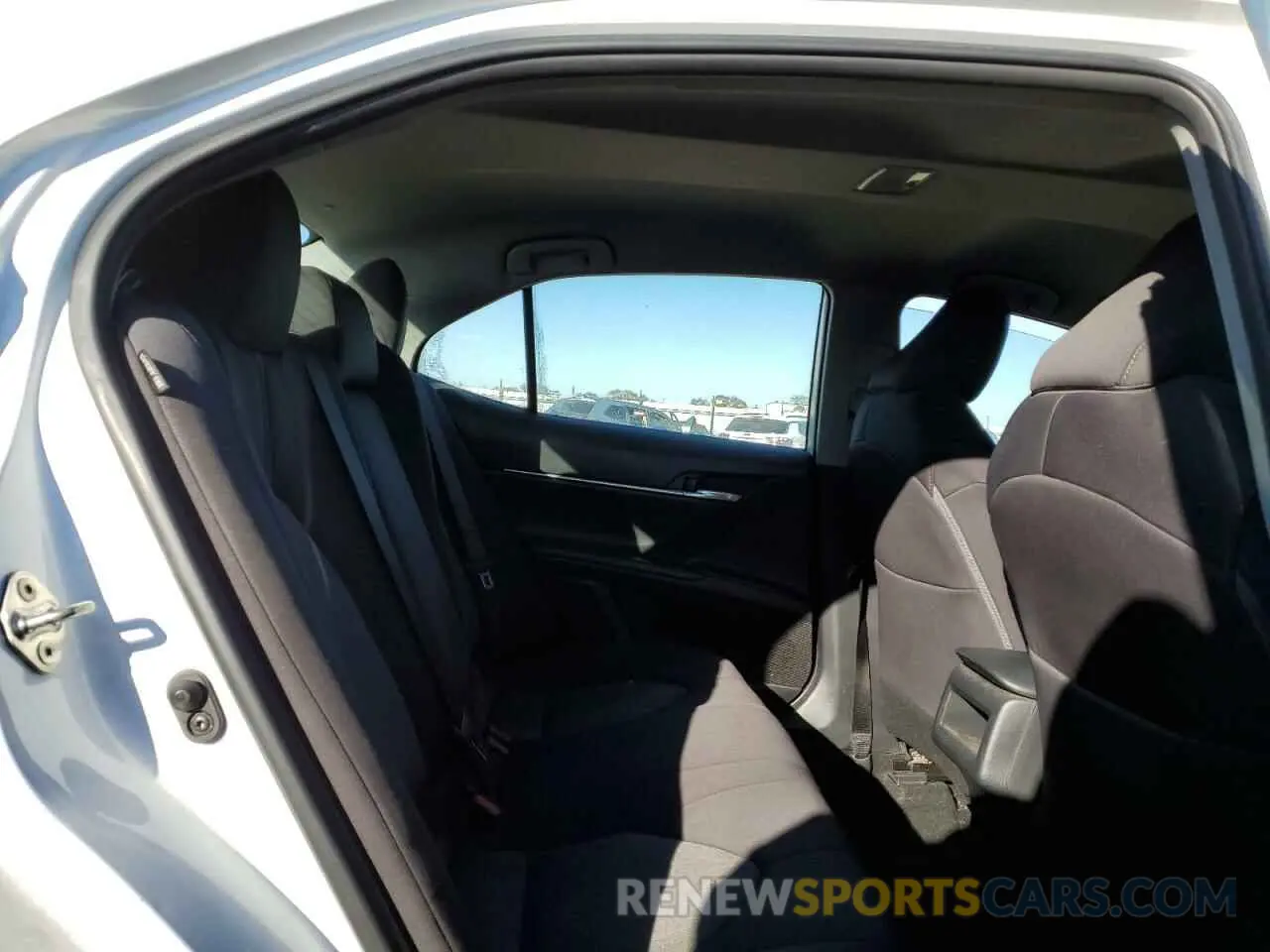 10 fotografías del automóvil dañado 4T1B11HKXKU267249 TOYOTA CAMRY 2019