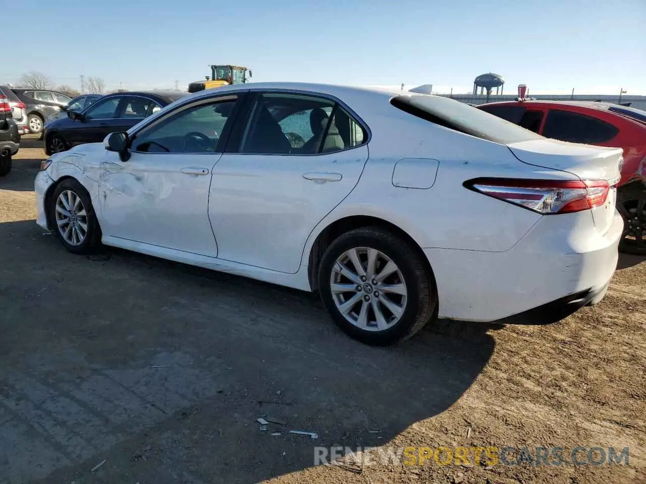 2 fotografías del automóvil dañado 4T1B11HKXKU267249 TOYOTA CAMRY 2019