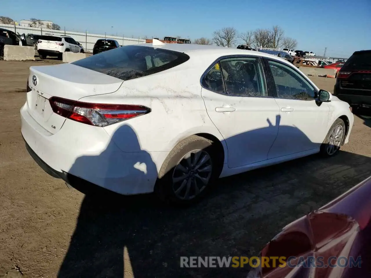 3 fotografías del automóvil dañado 4T1B11HKXKU267249 TOYOTA CAMRY 2019