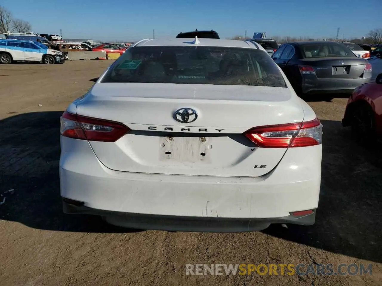 6 fotografías del automóvil dañado 4T1B11HKXKU267249 TOYOTA CAMRY 2019
