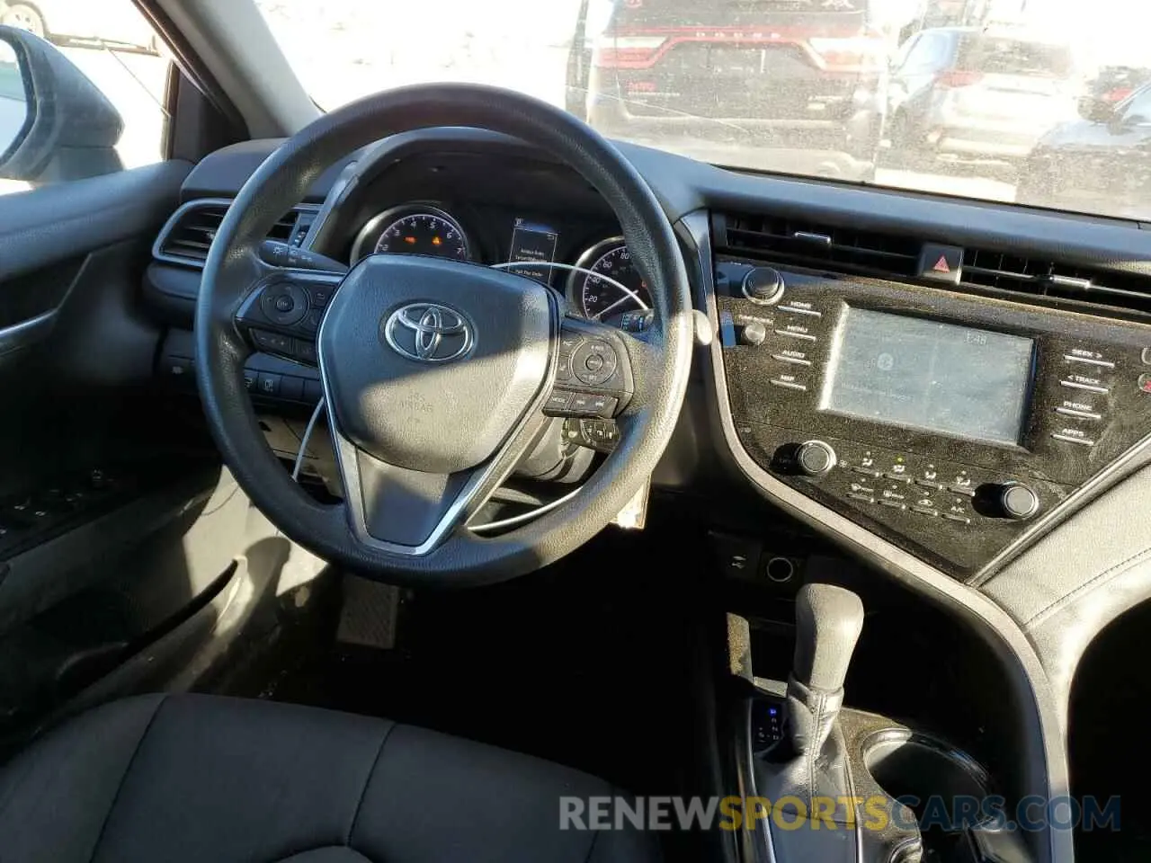 8 fotografías del automóvil dañado 4T1B11HKXKU267249 TOYOTA CAMRY 2019
