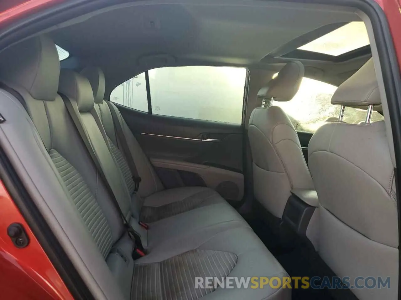 10 fotografías del automóvil dañado 4T1B11HKXKU270815 TOYOTA CAMRY 2019