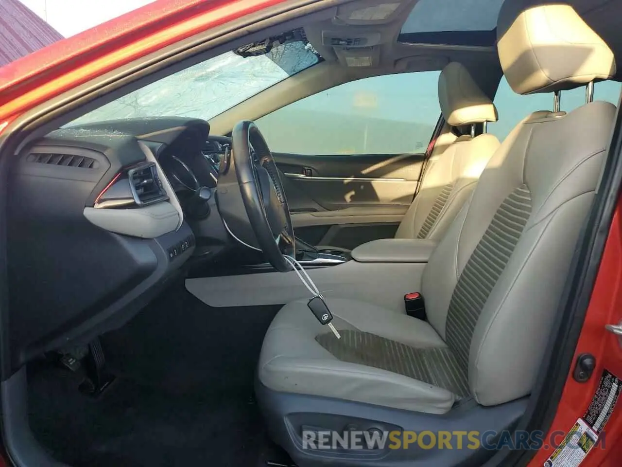 7 fotografías del automóvil dañado 4T1B11HKXKU270815 TOYOTA CAMRY 2019