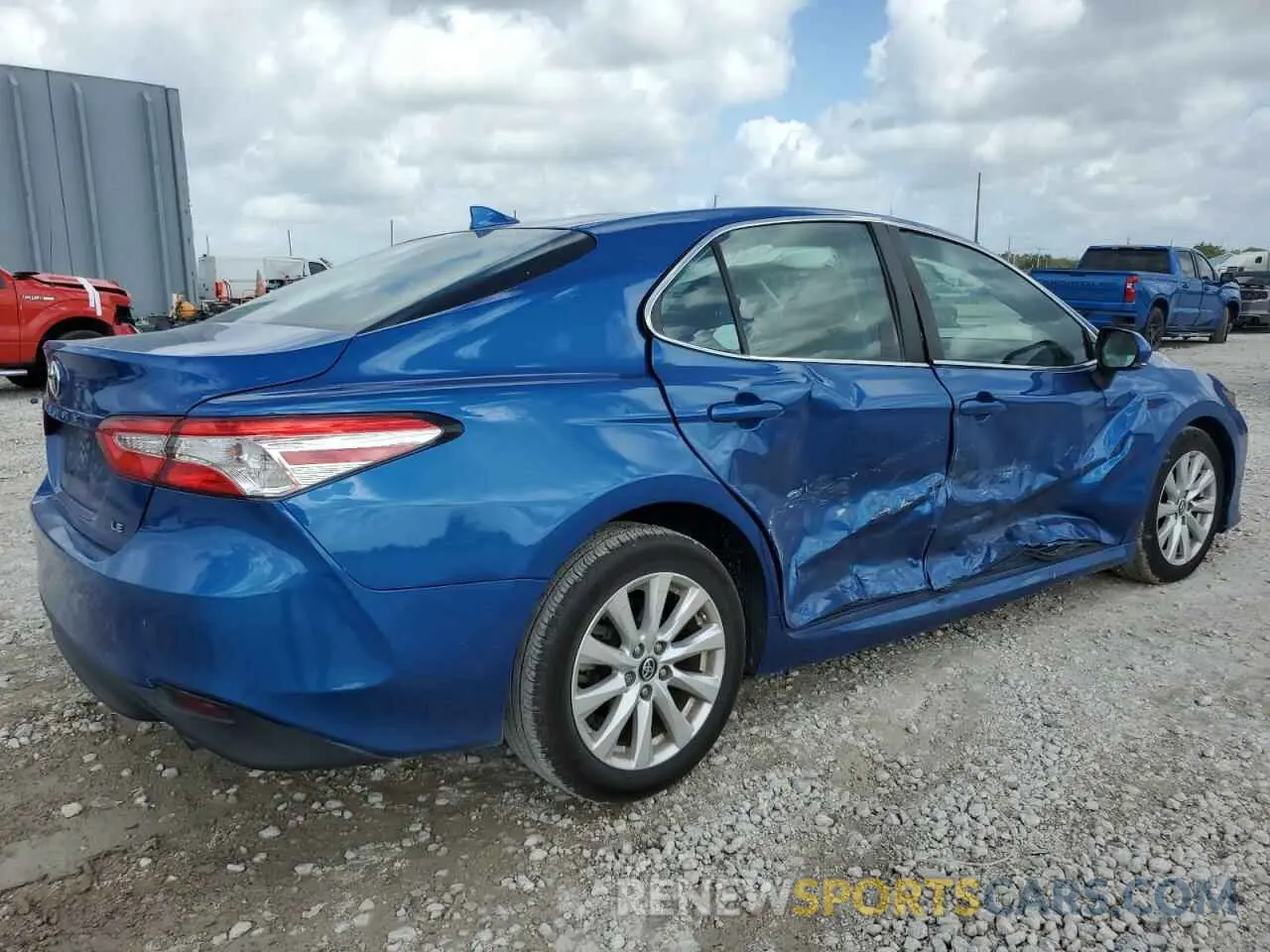 3 fotografías del automóvil dañado 4T1B11HKXKU274573 TOYOTA CAMRY 2019