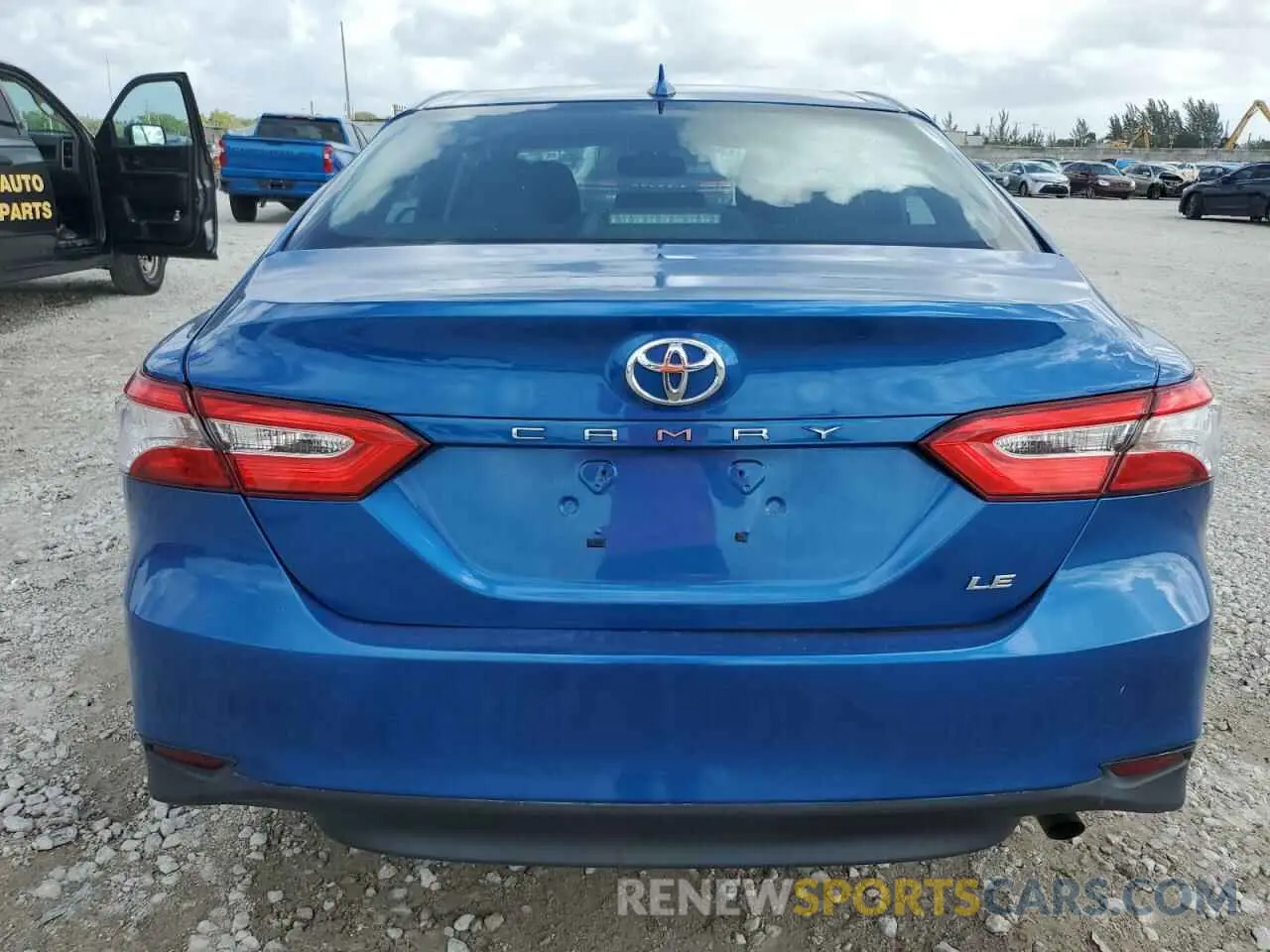 6 fotografías del automóvil dañado 4T1B11HKXKU274573 TOYOTA CAMRY 2019