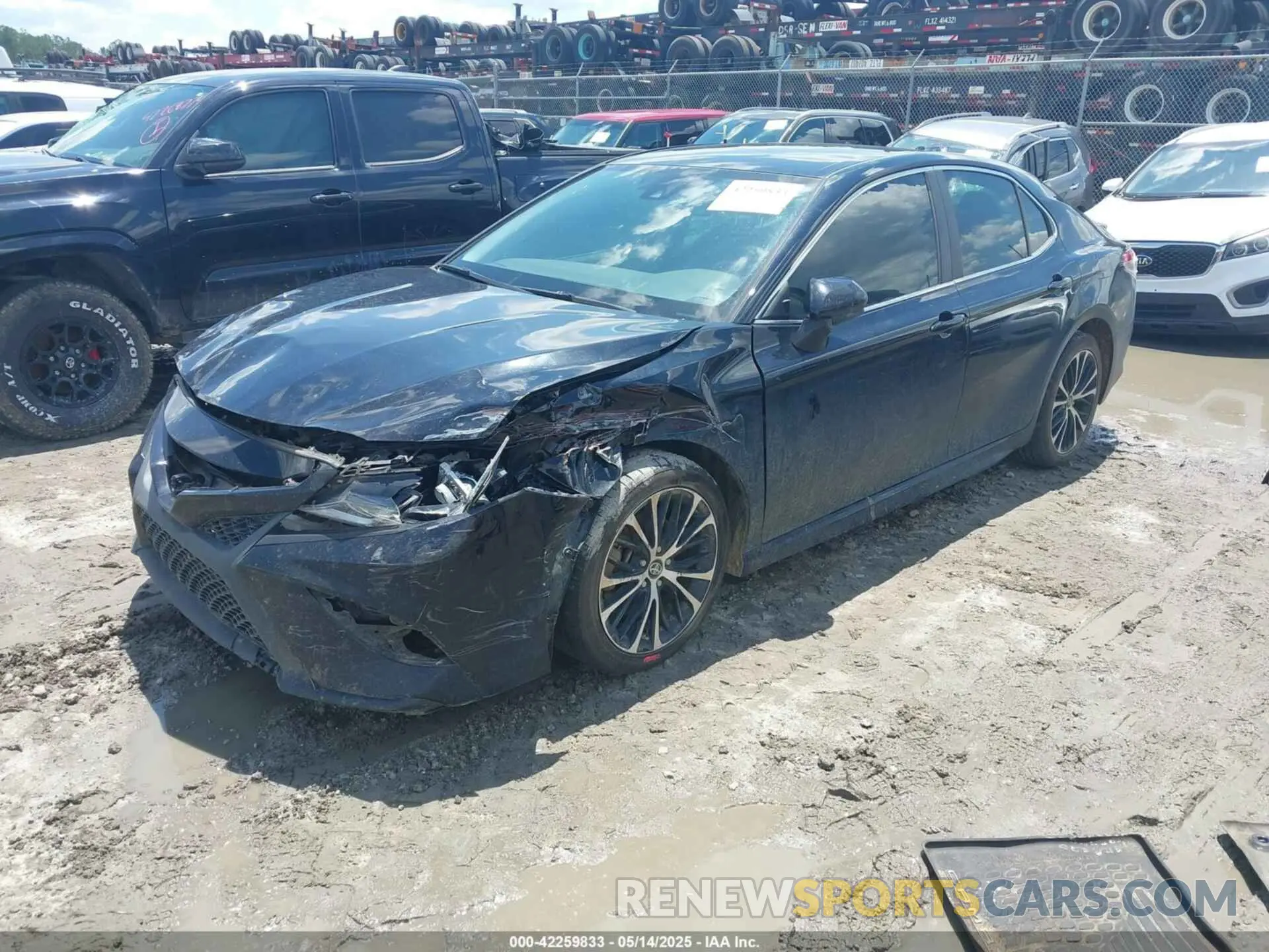 2 fotografías del automóvil dañado 4T1B11HKXKU282043 TOYOTA CAMRY 2019