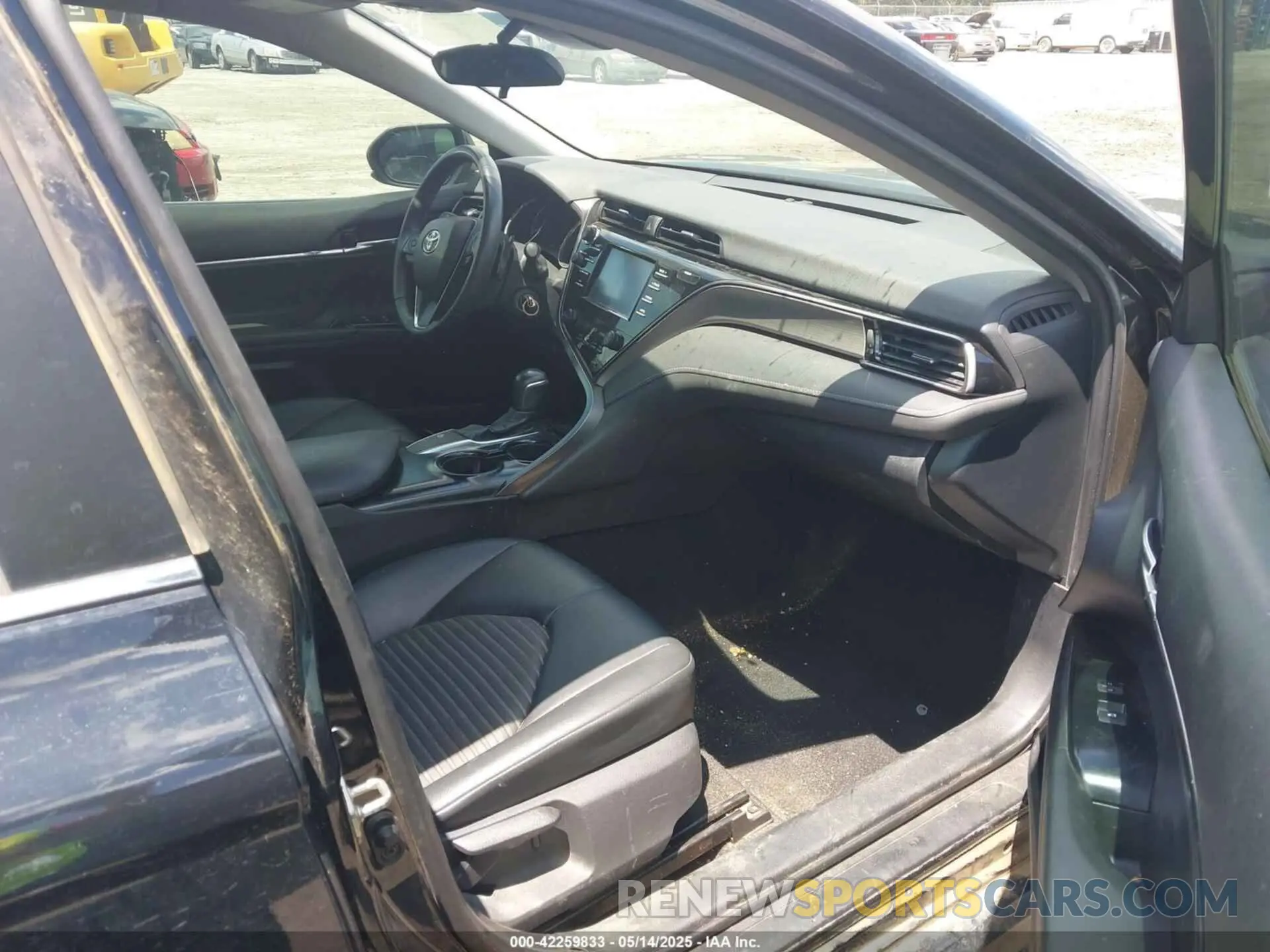5 fotografías del automóvil dañado 4T1B11HKXKU282043 TOYOTA CAMRY 2019