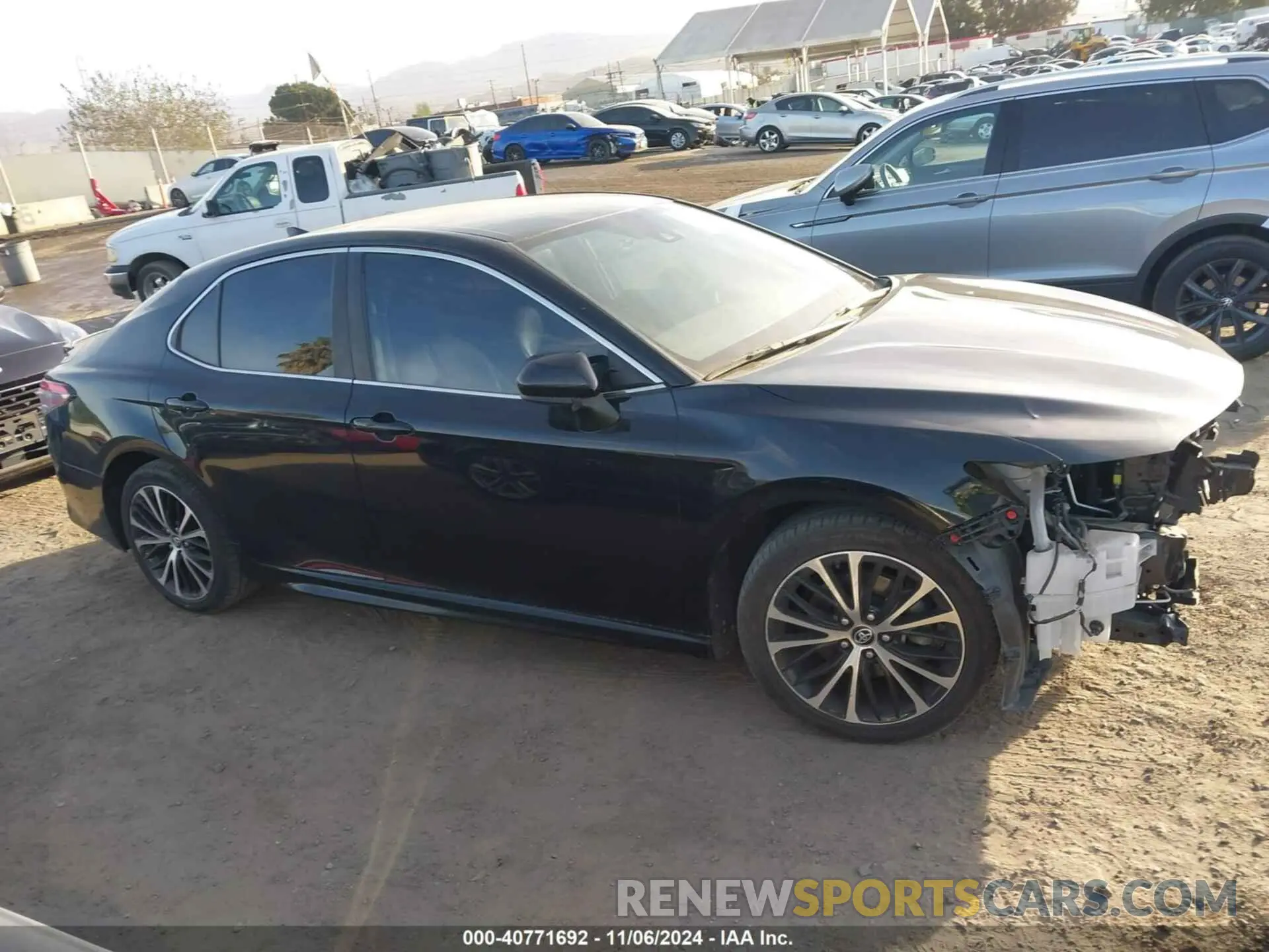 14 fotografías del automóvil dañado 4T1B11HKXKU282821 TOYOTA CAMRY 2019