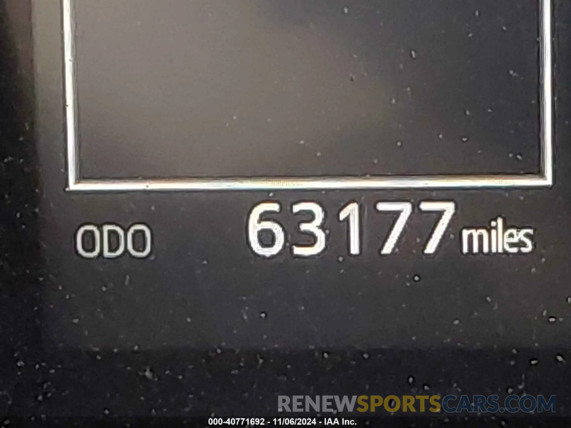 16 fotografías del automóvil dañado 4T1B11HKXKU282821 TOYOTA CAMRY 2019