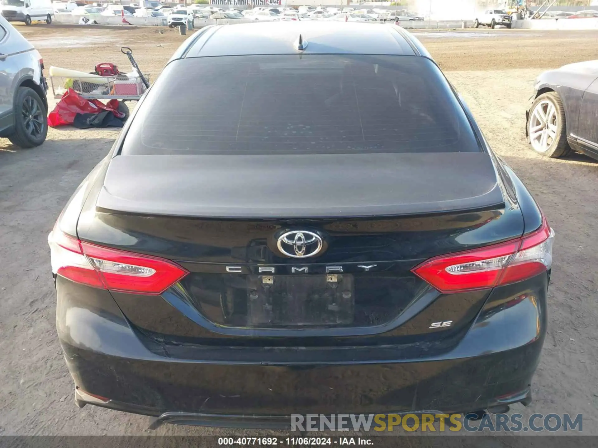 17 fotografías del automóvil dañado 4T1B11HKXKU282821 TOYOTA CAMRY 2019