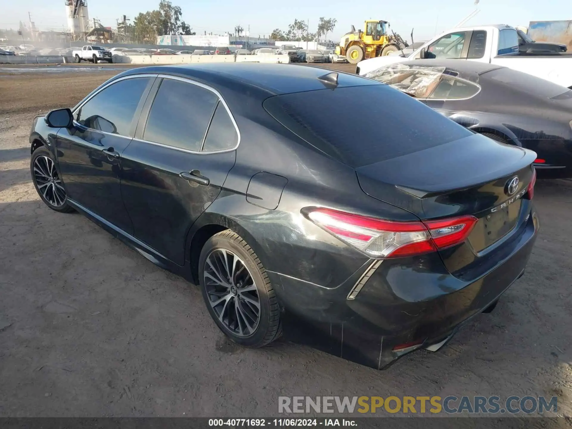 3 fotografías del automóvil dañado 4T1B11HKXKU282821 TOYOTA CAMRY 2019